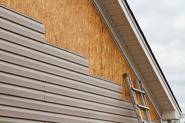 Professional Siding Repair technician working in Peapack, NJ
